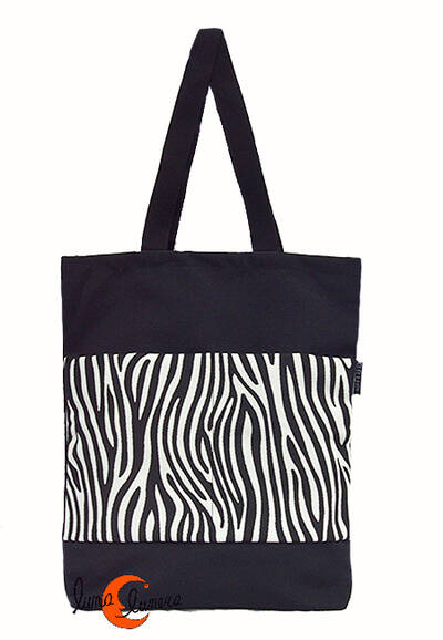 Bolsa TOTE BAG con bolsillos de tela Bruo. Prin cebra blanco y negro.