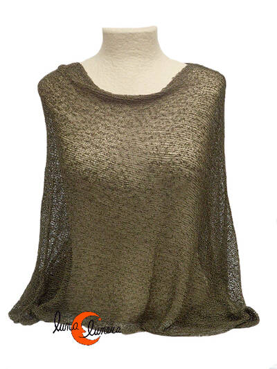 Poncho de punto. Verde oliva.