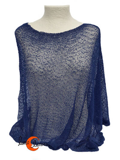 Poncho de punto. Azul marino.