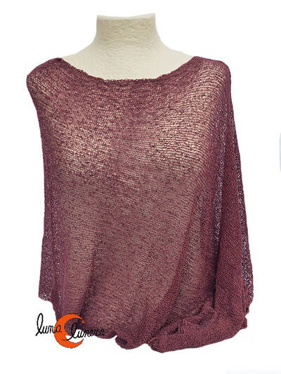 Poncho de punto. Marrón oscuro.