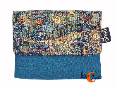 Cartera vegana Bruo de tela con goma. Pequeña tríptico, azul tierra.