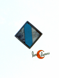 Anillo de aluminio cuadrado con raya azul.