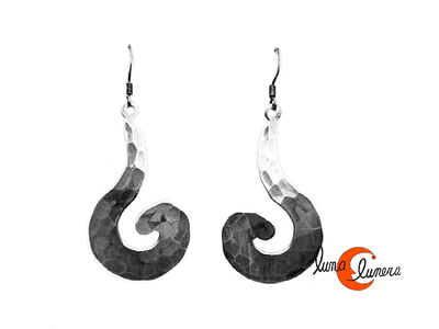 Pendientes de plata.Espiral mediana con textura.