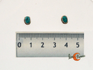 Pendientes de plata con turquesa de piedra natural, pequeños y ovalados.