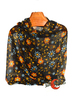 Fular margaritas negro con flores amarillas.