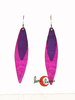 Oana Millet, joyas de aluminio. Pendiente grande doble hoja de olivo, fucsia y morado.