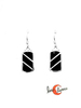 Azabache asturiano. Pendiente rectangular con dos rayas de plata.