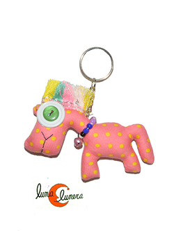Llaveros con animales de tela, caballo rosa ojos verdes.