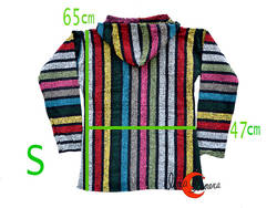 Poncho rayas de colores, talla S. Largo 65 cm. Ancho de axila a axila 47 cm.