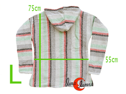 Poncho blanco con rayas grises, verde, rojo y negro, talla L. Largo 75 cm. Ancho de axila a axila 55 cm.