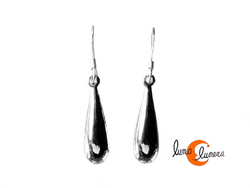 Pendientes de plata. Pendiente con forma de gota mediana.