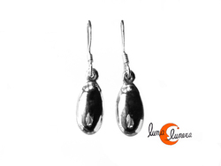 Pendientes de plata. Pendiente con forma de pepita.
