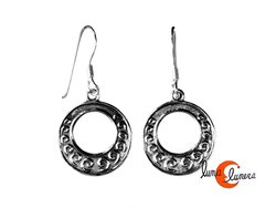 Pendientes de plata. Pendiente pequeño chapa con espirales.