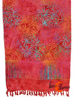 Pareo-fular Bali rojo con dibujos.