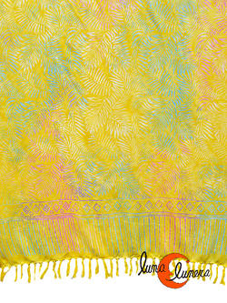 Pareo-fular Bali amarillo pálido con dibujos.