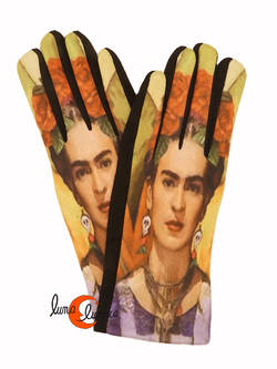 Guantes con imágenes de cuadros famosos, retrato de Frida Kahlo con catrinas.