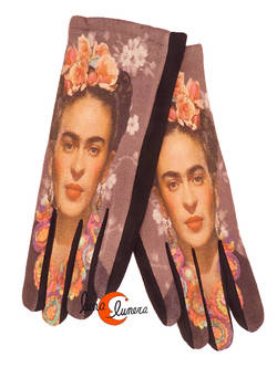 Guantes con imágenes de cuadros famosos, retrato de Frida Kahlo con rosas en el pelo.