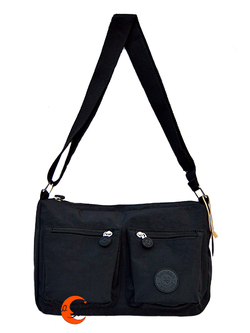 Bolso 2373 de la casa Charada,  bandolera mediana impermeable con dos bolsillos , color negro.