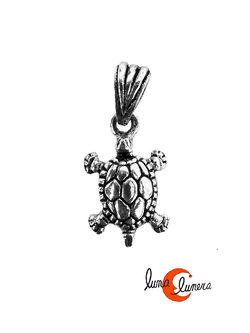 Colgante de plata. Colgante pequeño con tortuga de mar.