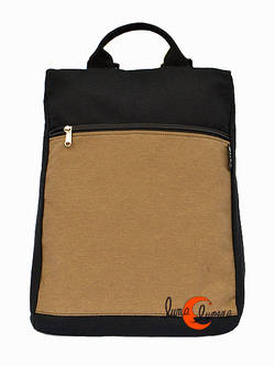 Mochilas de tela BRUO. Mochila grande negra lisa con beige tostado.