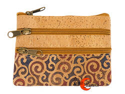 Corcho. Monedero pequeño rectangular con tres cremalleras, espirales.