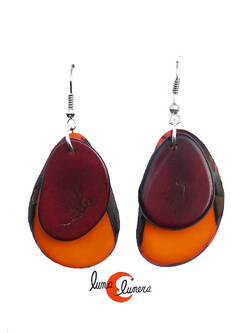 Pendientes de semillas de tagua. Dos piezas naranjo marrón.