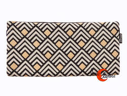 Cartera vegana Bruo de tela con goma. Grande, puedes llevar un móvil en su interior. Blanca, negra y dorado.