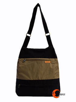 Impermeables. Mochilas de tela Mugling. Mochila bolso pirámide negra y taupé.