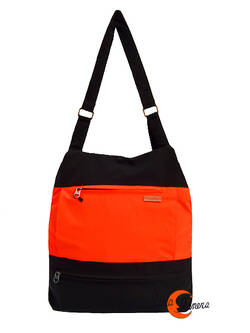 Impermeables. Mochilas de tela Mugling. Mochila bolso pirámide negra y naranjo butano.