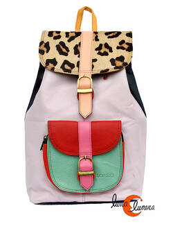 Soruka, mochila de piel de colores. Modelo clásico rosa lavanda pastel con solapa print. 