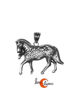 Colgante de plata. Colgante con forma de caballo.