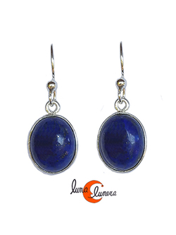 Pendientes de plata y piedra. Pendientes pequeños sencillos azul lápiz lázuli ovalado.