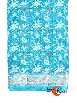 Pañuelo de algodón tipo fular. Azul y celeste con flores.