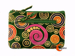 Shanti, monederos de piel de India. Monedero rectangular grande, verde con espiral.