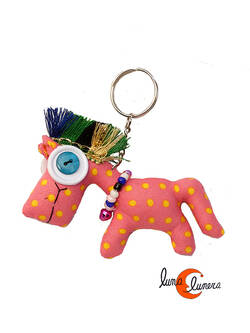 Llaveros con animales de tela, caballo rosa ojos azules.