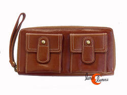 Cartera con dos bolsillos, marrón.