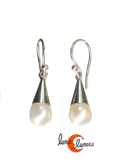 Pendientes de plata y piedra. Pendientes con perla cono.