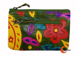 Shanti, monederos de piel de India. Monedero rectangular grande, verde con flor.