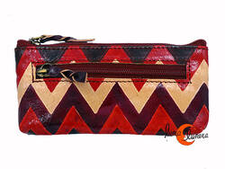 Shanti, monederos de piel de India. Monedero rectangular alargado, zig zag con granate.