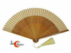 Abanico de tela y bambú, beige.