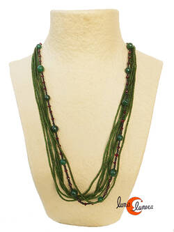 Collares India. Collar de mostacillas verde y granate.