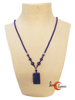 Collares India. Collar azul con colgante de lapizlázuli.