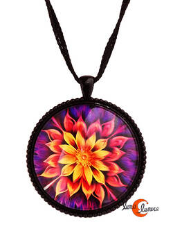 Colgante grande con dibujos. Flor mandala 8.