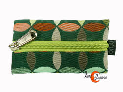 Chineras, monederos de tela Bruo.  Monedero y llavero con una cremallera. Trébol verde.