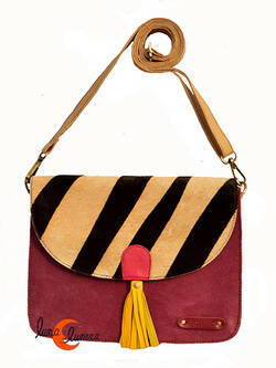 Soruka, bolsos de piel de colores. Bolso grande cuadrado de ante y print, morado.