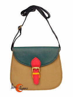 Soruka, bolsos de piel de colores. Bolso grande redondo con solapa y hebilla, marrón claro y verde.