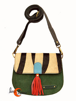 Soruka, bolsos de piel de colores. Bolso pequeño redondo de ante y print, verde oscuro.