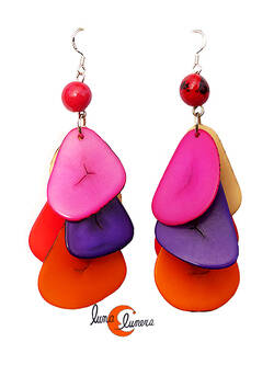 Pendientes de semillas de tagua. Racimo largo naranja morado fucsia con bola roja.