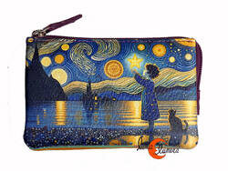 Monedero 21 de piel de colores Belmonte. Niña con su gato en la noche.