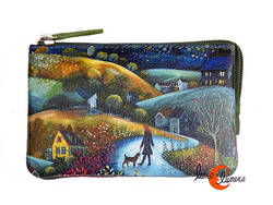 Monedero 21 de piel de colores Belmonte. Niña con su perro.